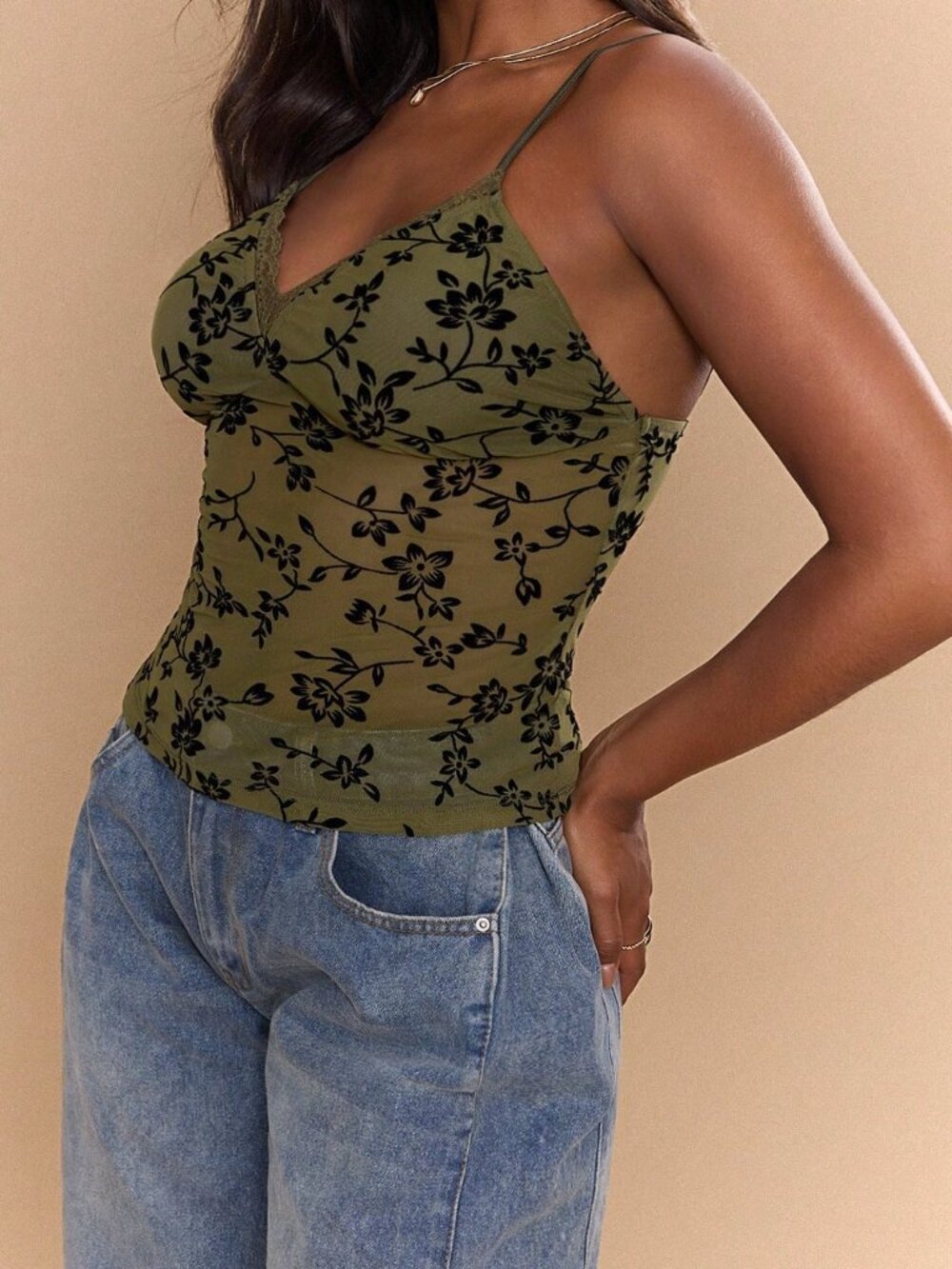 Green Casual Women's Chic Lace Patchwork Floral Flocked Print Camisole Tank Top - Picture 3 of 6